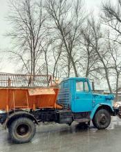 Роботи з прибирання доріг та тротуарів тривають Роботи з прибирання доріг та тротуарів тривають