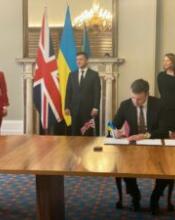 МИ ПРИВЕЗЛИ З ВЕЛИКОЇ БРИТАНІЇ 2,5 МЛРД ФУНТІВ СТЕРЛІНГІВ – ПРЕЗИДЕНТ