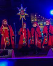 У різдвяний вечір на Київській площі в Бучі відбувся фольклорно-обрядовий захід «Різдвяна коляда» У різдвяний вечір на Київській площі в Бучі відбувся фольклорно-обрядовий захід «Різдвяна коляда»