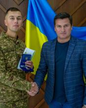 День вдячності й шани. З нагоди Дня захисників та захисниць України у Бучі подякували військовим за мужність, силу та відданість країні День вдячності й шани. З нагоди Дня захисників та захисниць України у Бучі подякували військовим за мужність, силу та відданість країні