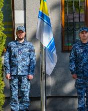 Незламні на морі та суходолі: у Бучі урочисто підняли Військово-Морський Прапор ЗСУ.