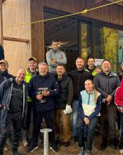 У неділю в Бучі кипить робота — литовські волонтери приїхали, щоб продовжити створення лісового класу у парку «Диво»