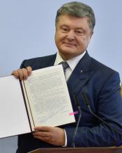 Президент підписав Закони щодо особливостей доступу осіб з особливими потребами до освітніх послуг та транспортного обслуговування таких осіб