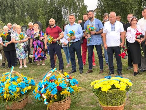 Небо не втрималося і заплакало...