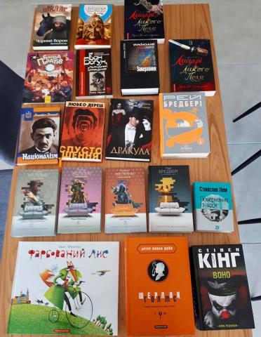 У громаді триває акція "Подаруй бібліотеці книгу"