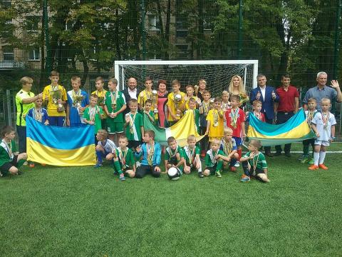 Спортивне свято на території ЗОШ№4 Спортивне свято на території ЗОШ№4