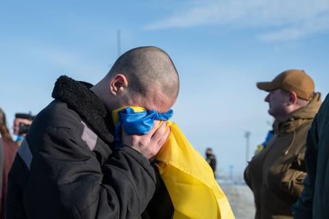 Наші вдома: із російського полону повернулися 207 українців Наші вдома: із російського полону повернулися 207 українців
