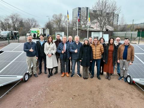 Готуємося до повноцінного запуску інноваційних сонячних електростанцій, які уряд Франції передав Бучанській громаді за сприяння Київської обласної державної адміністрації Готуємося до повноцінного запуску інноваційних сонячних електростанцій, які уряд Франції передав Бучанській громаді за сприяння Київської обласної державної адміністрації