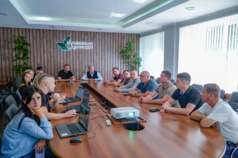 У Бучанській міській раді відбулася робоча нарада щодо реалізації проєкту «Рух без барʼєрів» по вулиці Енергетиків