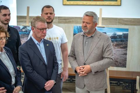 Бучу відвідала міжнародна делегація: понад 100 представників з країн ЄС на власні очі побачили наслідки окупації та відновлення громади