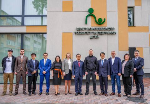 Центр комплексного розвитку та підтримки дітей запрацював у Бучі. Сьогодні відкрили цілісний профільний простір, де зібрані всі ключові послуги для дітей і родин.