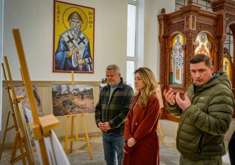 Бучу відвідали Нідерландські парламентарі на чолі з Ділан Єшилґьоз-Зеґеріус – лідеркою ліберальної партії.