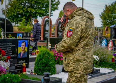 У День захисників і захисниць України у Бучі вшанували пам'ять полеглих воїнів У День захисників і захисниць України у Бучі вшанували пам'ять полеглих воїнів