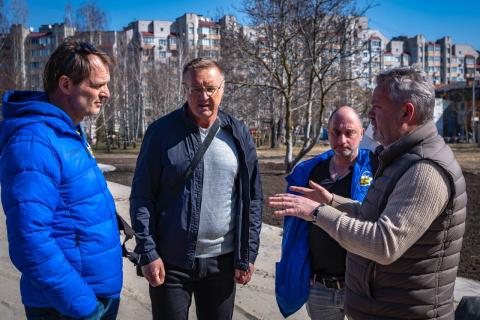 Олімпійські чемпіони з «Athletes For Ukraine» відвідали Бучу