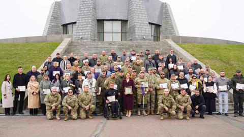 У День захисників і захисниць України четверо бучанців отримали відзнаки «За оборону України» У День захисників і захисниць України четверо бучанців отримали відзнаки «За оборону України»