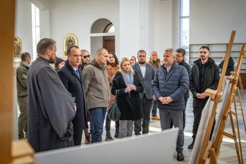 До Бучі завітали представники Республіки Хорватія на чолі з Міністром оборони Іваном Анушичем До Бучі завітали представники Республіки Хорватія на чолі з Міністром оборони Іваном Анушичем