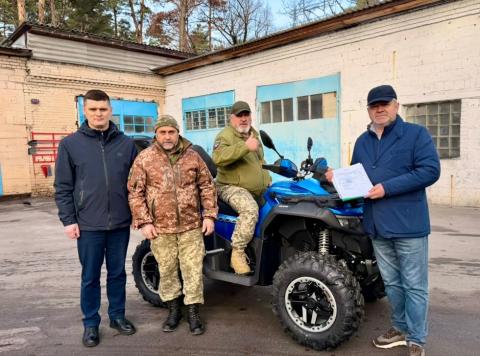 Підтримка українських захисників – наш незмінний пріоритет: Бучанська громада передала сучасний квадроцикл для воїнів 72-ї окремої механізованої бригади імені Чорних Запорожців. Підтримка українських захисників – наш незмінний пріоритет: Бучанська громада передала сучасний квадроцикл для воїнів 72-ї окремої механізованої бригади імені Чорних Запорожців.