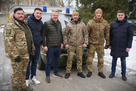 На фронт передали бус Volkswagen — для 3 окремої штурмової бригади, де служать бучанці  На фронт передали бус Volkswagen — для 3 окремої штурмової бригади, де служать бучанці