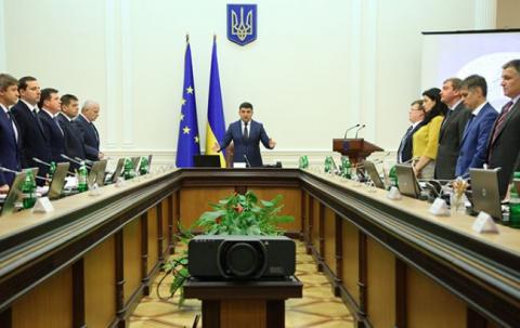 УРЯД ПІДВИЩИВ ЗАРПЛАТИ ВІЙСЬКОВОСЛУЖБОВЦЯМ