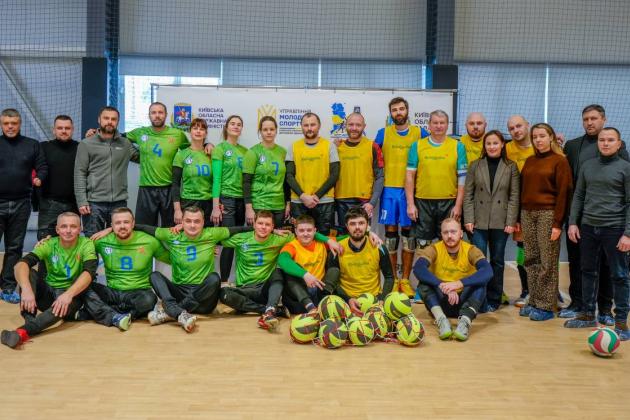 У Бучі відбулося відкрите тренування та товариський матч із волейболу сидячи, що об’єднали ветеранів війни.