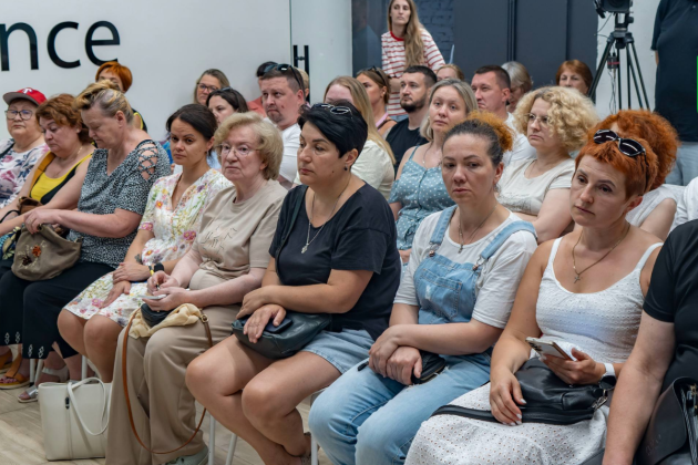 У Бучі відбулася зустріч із мешканцями багатоквартирних будинків, які увійшли до 11-го лоту проєкту HOPE – «Ремонт житла для відновлення прав і можливостей людей».