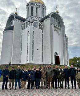 Бучу відвідали представники Київської асоціації військових аташе, аби вшанувати пам’ять загиблих Бучу відвідали представники Київської асоціації військових аташе, аби вшанувати пам’ять загиблих